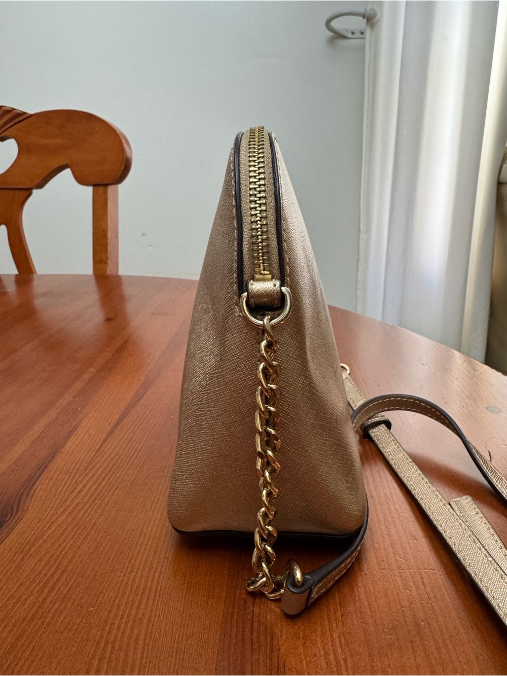 Michael Kors Metallic Jet Set Medium Gold Dome Crossbody Bag - Picture 4 of 6
